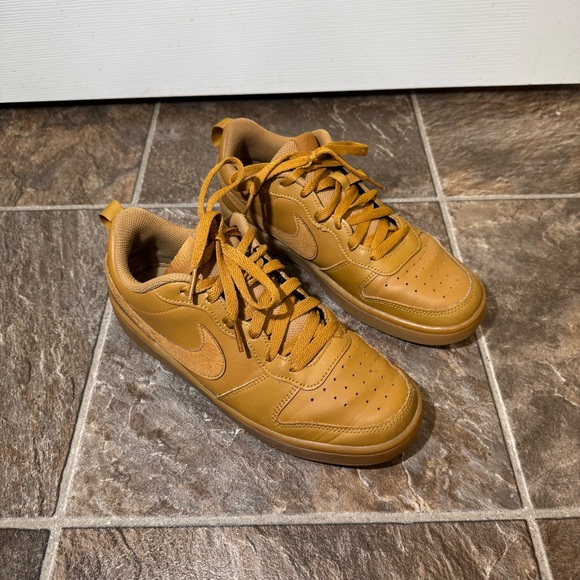 Nike Court Borough Low 2 GS Womens Size UK5.5Light Brown Wheat Gum BQ5448-700 - Picture 2 of 12